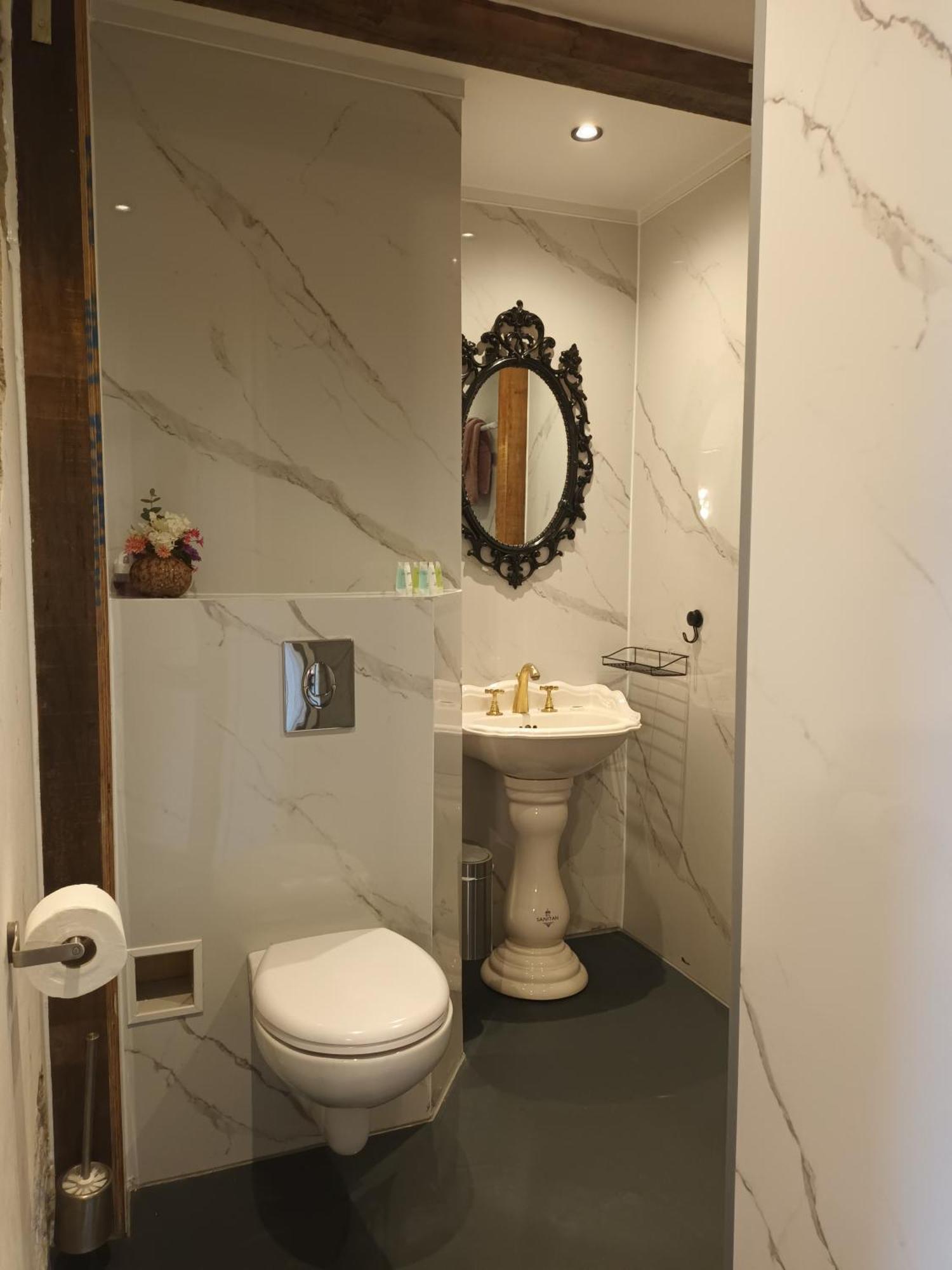 B&B It Arbeidershuske Ferwoude ภายนอก รูปภาพ