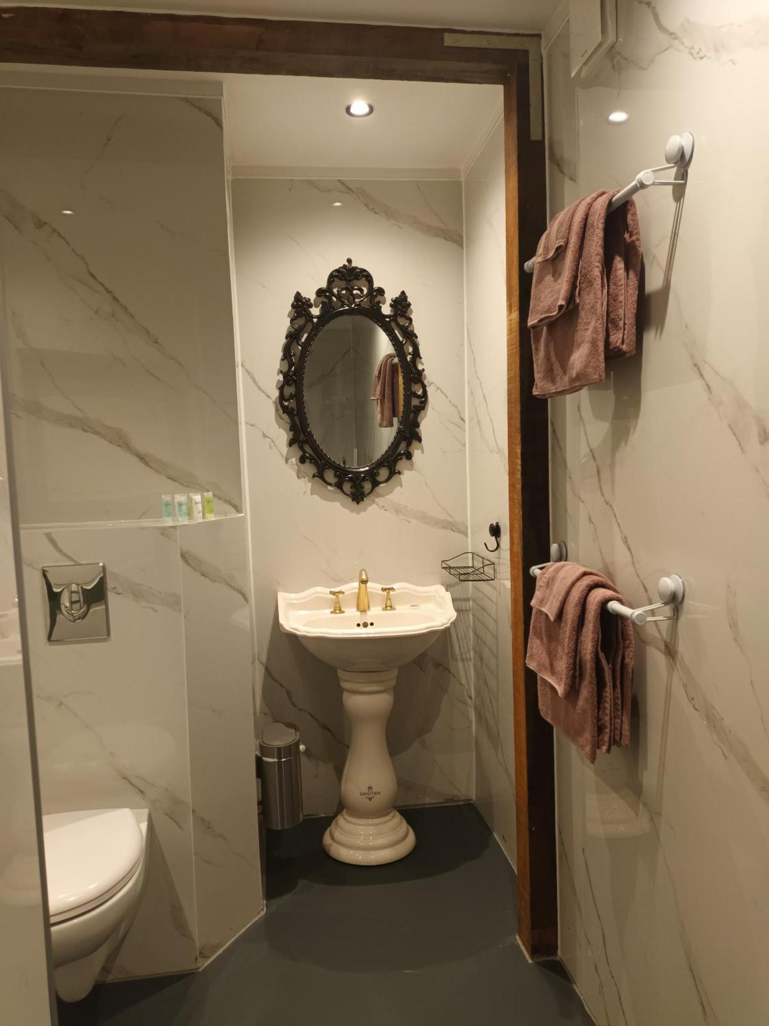 B&B It Arbeidershuske Ferwoude ภายนอก รูปภาพ