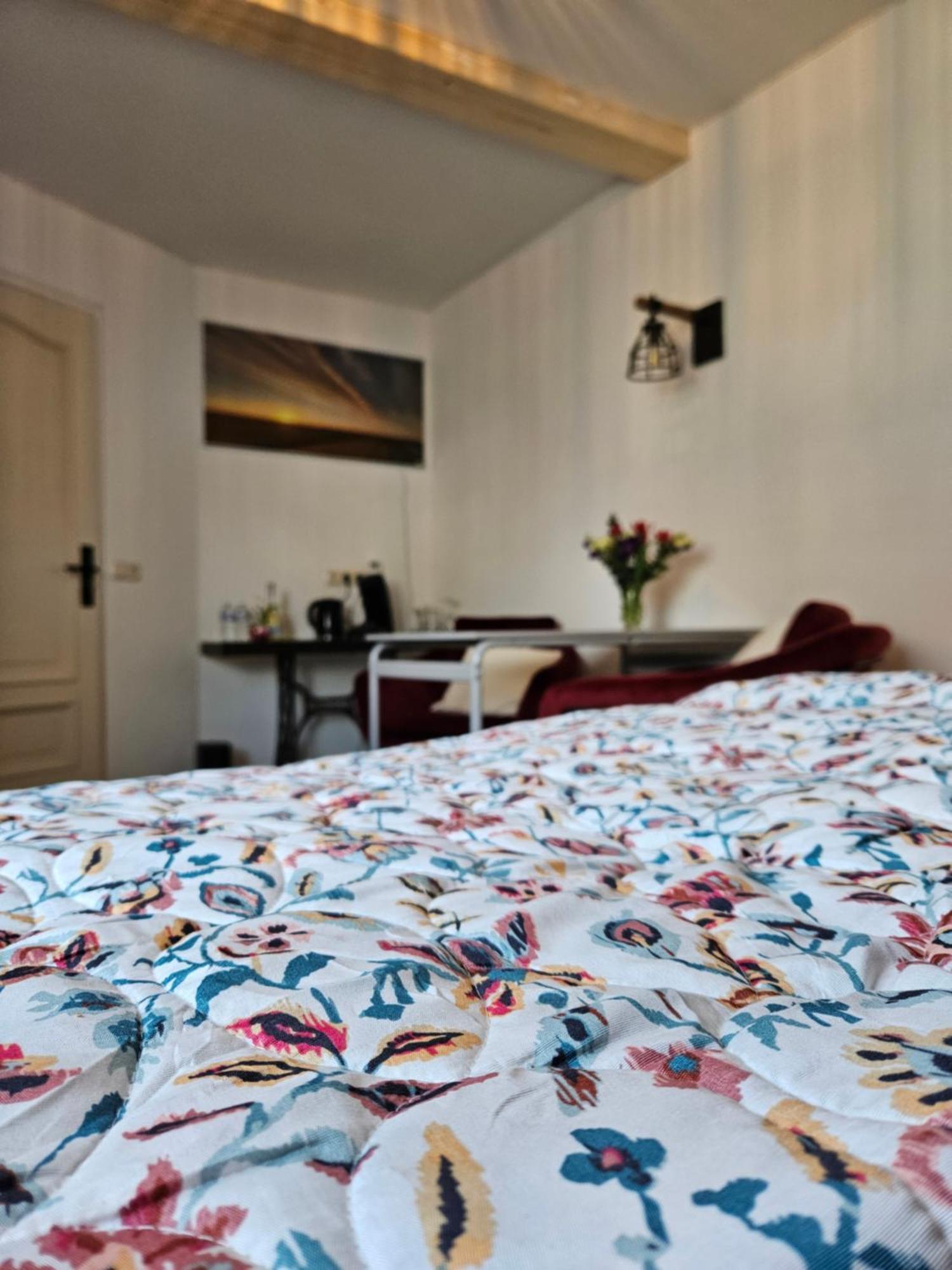 B&B It Arbeidershuske Ferwoude ภายนอก รูปภาพ